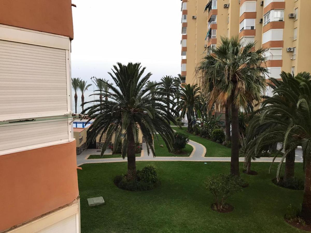Apartamentos Centro Internacional Algarrobo-Costa Екстериор снимка